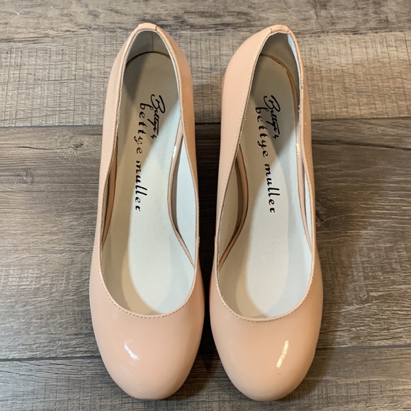 Bettye Muller patent leather block heels size 7 - Picture 9 of 10